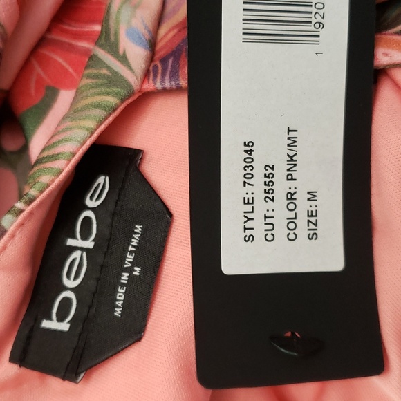 BEBE CHOKER NECK PRINT DRESS size L/M - Picture 10 of 10